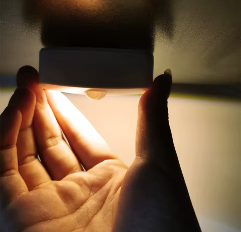 Lampka Nocna LED z Czujnikiem Ruchu Barwa Ciepła Lampka Nocna LED z Czujnikiem Ruchu Barwa Ciepła